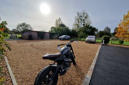 Près du Mans gîte avec grand parking le jardin des 4 saisons