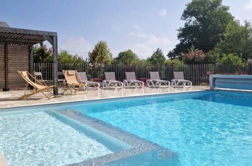 Gite avec piscine chauffée privée près du Mans le jardin des saisons pataugeoire pour enfants