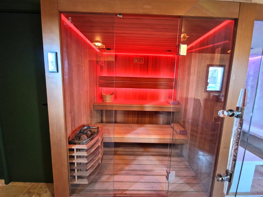 SPA avec sauna au gite 4 étoiles et chambres d'hôtel le jardin des 4 saisons proche le Mans