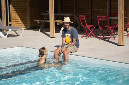 Gite avec piscine chauffée privée près du Mans le jardin des saisons vacance famille