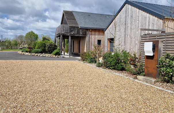 le-mans-borne-de-recharge-hotel-gite-le-jardin-des-saisons