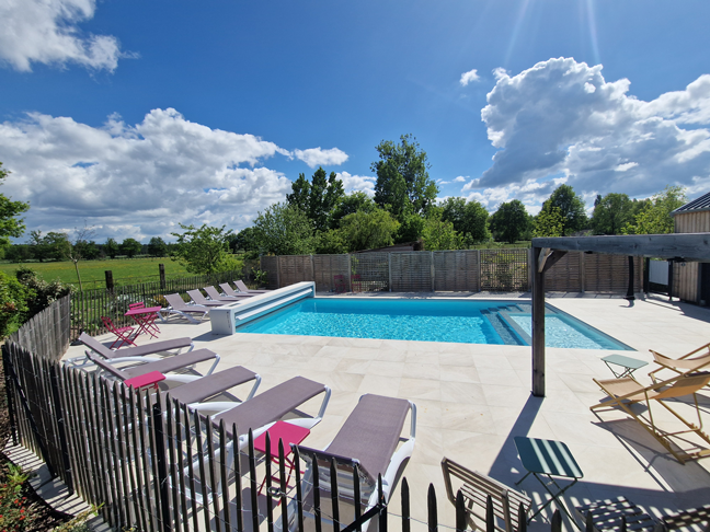 gite-piscine-chauffée-le-jardon-des-4--saisons