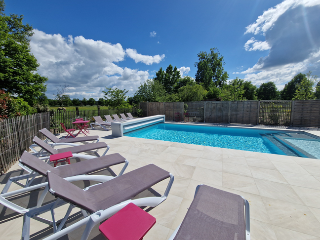 piscine accessible aux fauteuilx roulant