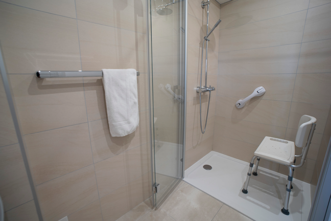 gite-accueil-toilette-PMR-le-jardin-des-4-saisons