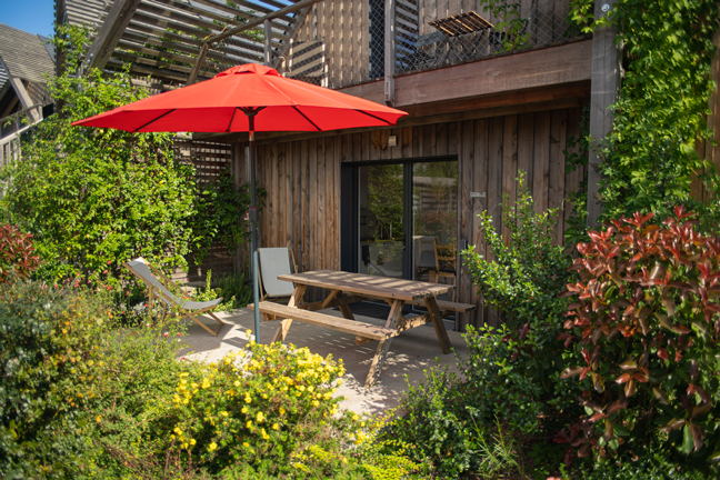 Gîte Rosée du printemps avec terrasse privative, Jardin des 4 Saisons
