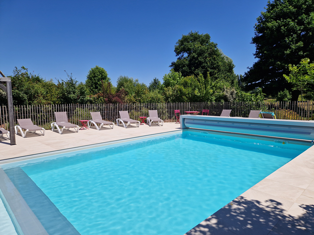 piscine-gite-le-jardin-des-4-saisons- le -mans